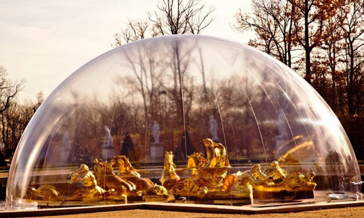 fontaine sous bulle transparente Versailles