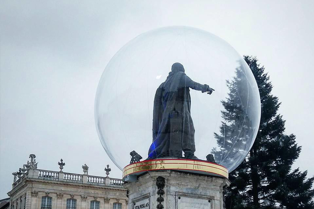 Un monument en bulle