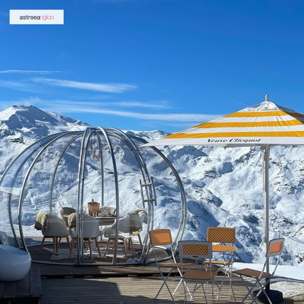 igloo, couverture de terrasse transparente en montagne pour un restaurant