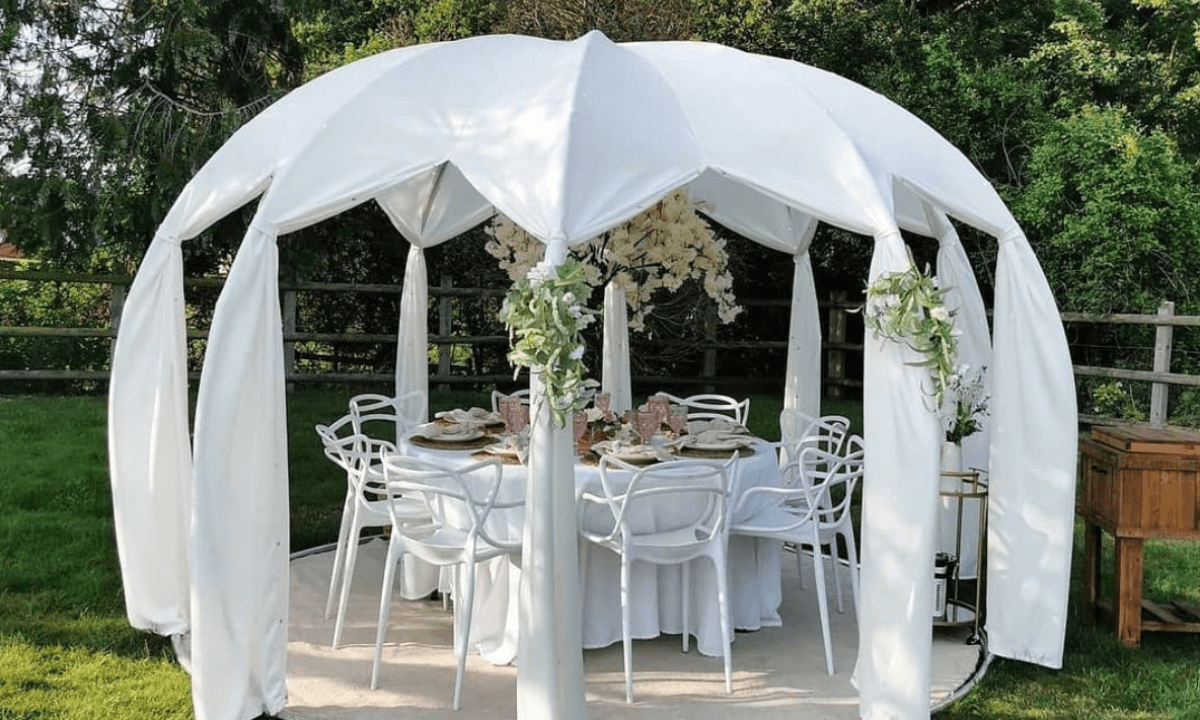 Terrasse d'été en toile